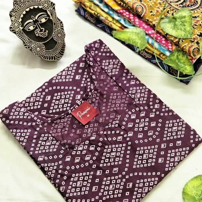 Women’s cotton printed kurti with maroon diamond grid pattern